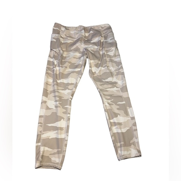 Athleta Pants - Athleta capri leggings size large